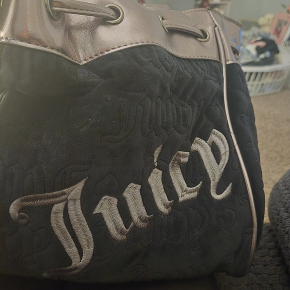 Juicy Couture Black and Silver Shoulder Bag.....NEW CONDITION...$100 O.B.O. ???? - Picture 8 of 9